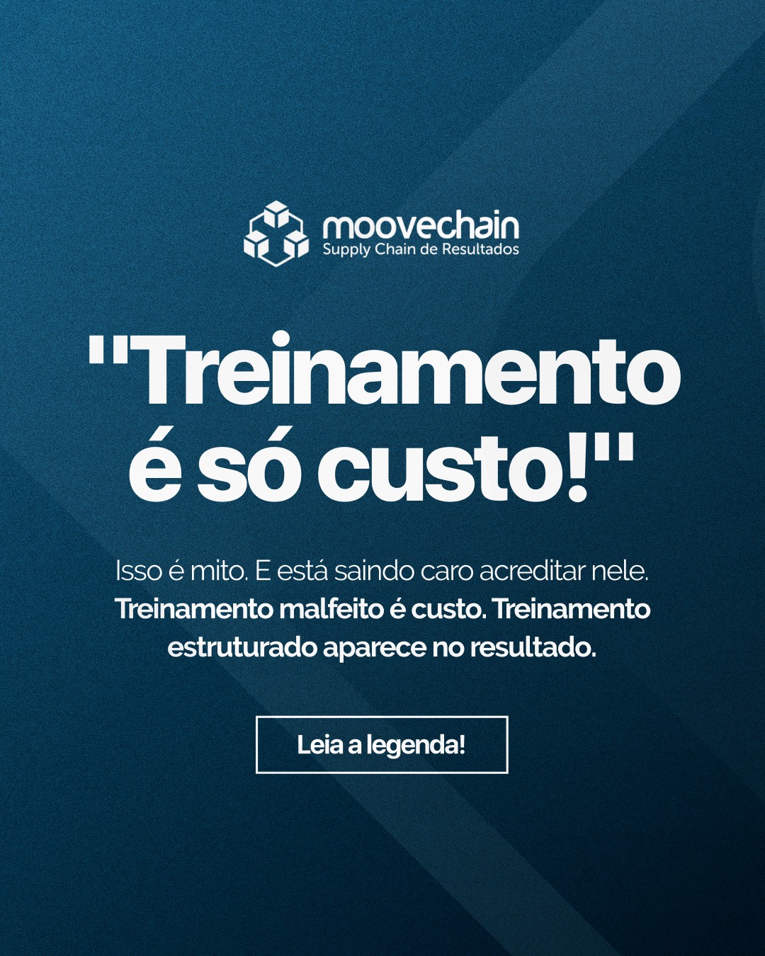 "Treinamento é custo." Isso é mito. E está saindo caro acreditar nele.
Quatro crenças que mantêm operações reféns do improviso:➡️ "Quem tem experiência não precisa de treinamento."Experiência sem método perpetua vícios operacionais. O operador mais antigo
passa o erro para o mais novo, e o erro vira cultura.➡️ "A operação não para para treinar."A operação para sim, quando o erro acontece. A diferença é que, sem treinamento,
ela para no pior momento e sem controle.➡️ "Treinamento resolve problema de atitude."Treinamento resolve problema de processo. Atitude é gestão. Confundir os dois é
não resolver nenhum dos dois.➡️ "A gente aprende fazendo."Aprende, com retrabalho, prejuízo e turnover no caminho. Uma operação madura
treina antes de executar, não durante o erro.A MooveChain desenvolve treinamentos especializados em Supply Chain para
equipes de armazém, CD e logística. In company, com método e aplicação direta
na rotina.Acesse o link na bio e conheça o TESC.#Treinamento #SupplyChain #GestãoDeOperações #Logística #MooveChain
#TESC #LiderançaLogística #DesenvolvimentoDeEquipes